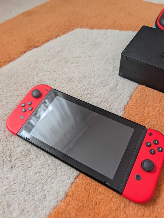 Nintendo Switch V2 (Neon Red)