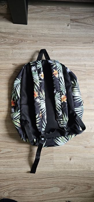 Vans plecak wymiary na zdjęciach