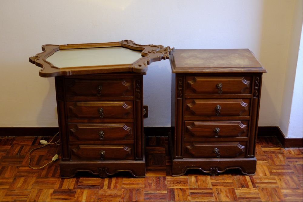 Mesas cabeceira e espelho