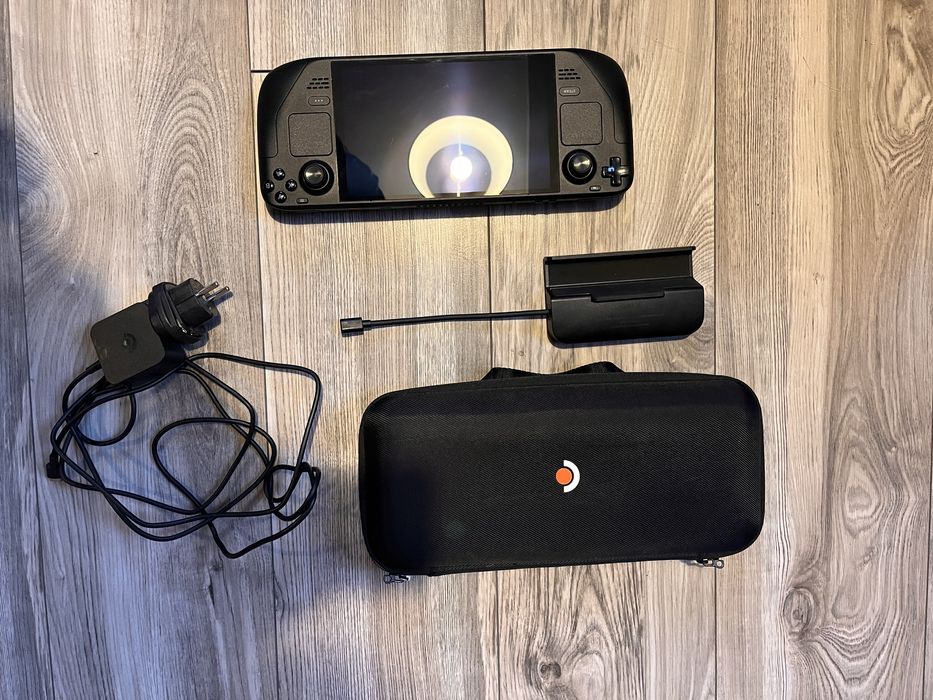 SteamDeck 512GB OLED + Stacja Dokująca oraz karta pamięci 128GB