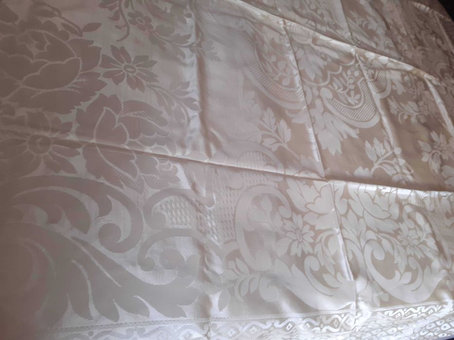 Colcha anos 1960, amarelo suave, nunca usada