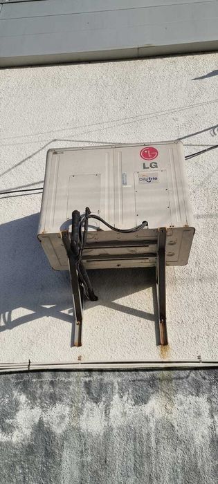 Ar Condicionado Armário vertical LG08AH (2 unidades)