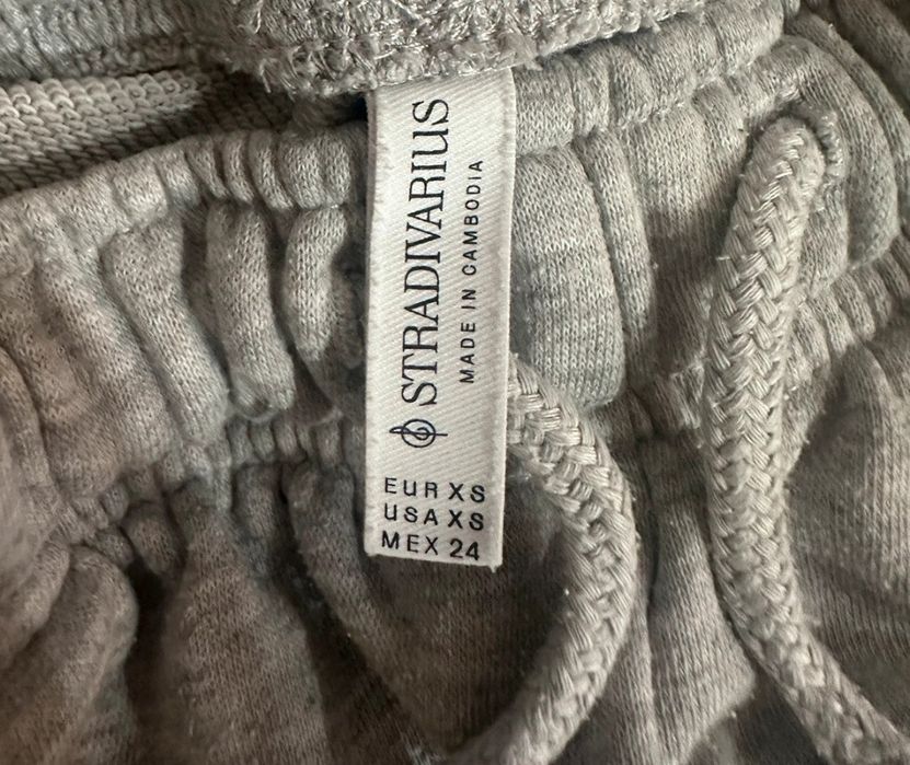 Szare spodnie dresowe Stradivarius szeroka nogawka