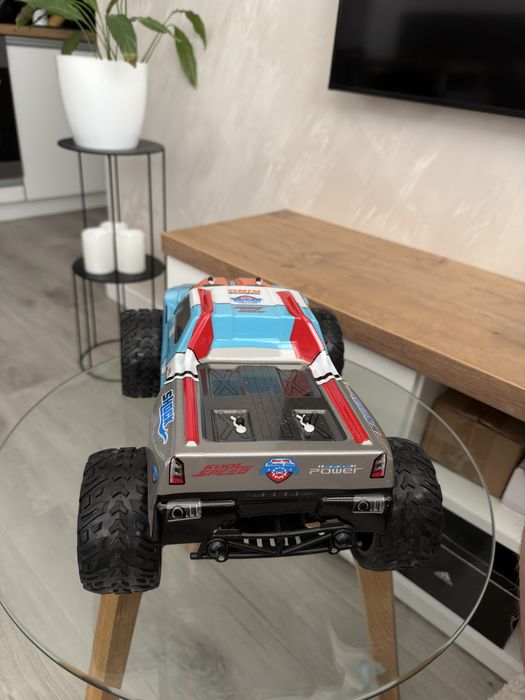 Samochód RC Horizon King 4x4 – jak nowy, duży model terenowy