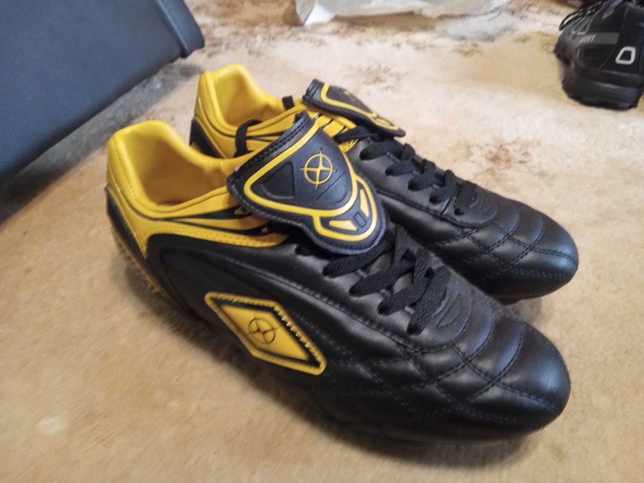 buty korki pilkarskie