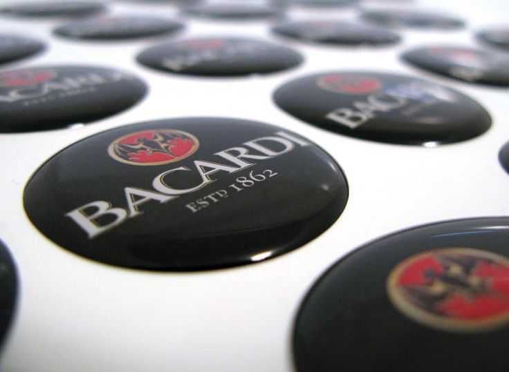 Autocolantes em gota de resina personalizados