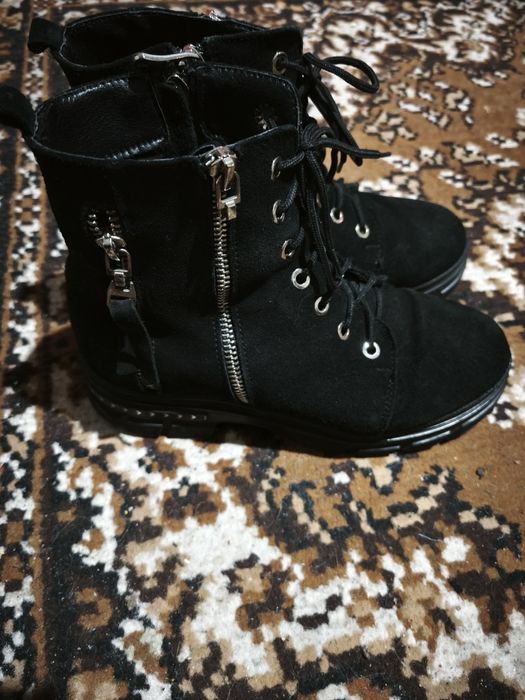 Жіноче зимове взуття