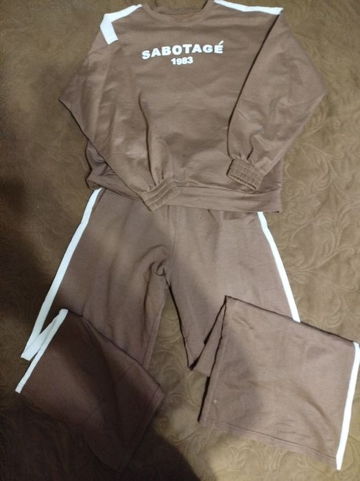 Костюмчик для дівчинки шоколадного кольору