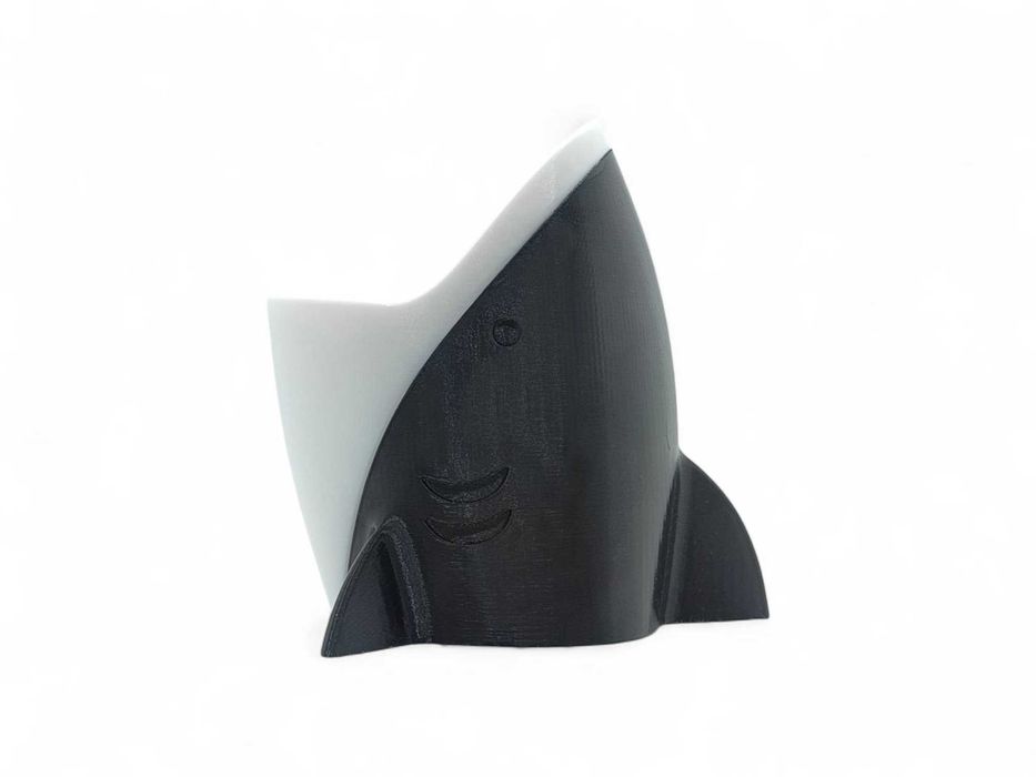 Organizer na biurko–Rekin/Przybornik na kredki,ołówki,długopisy SHARK