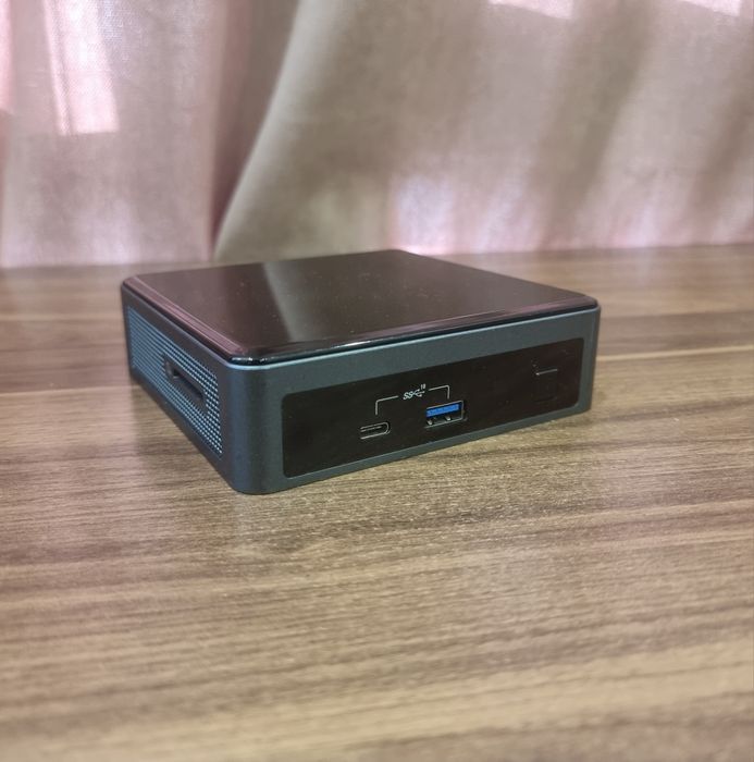Intel Nuc NUC10i7FNB i7-10710u / 0gb RAM / 0gb SSD