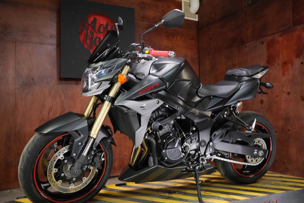 Suzuki GSR750 із Японії