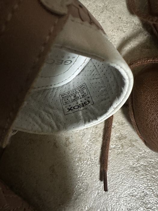 Calçado marca 3M a 12 M