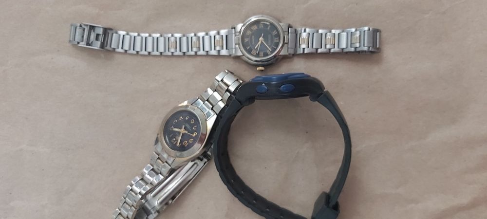 Продам часы кварцевые.