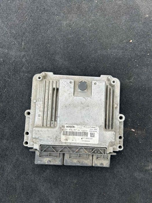 Мозги ЕБУ блок керування двигуном Renault Master 3 рено мастер 0281033357