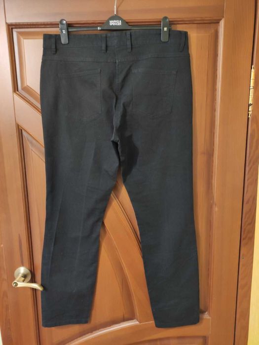 Джинси чорні жіночі завужені до низу на р.52-xl