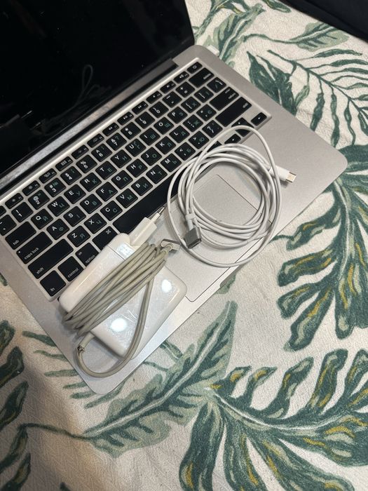 Продається MacBook Pro (Retina, 13-inch, Mid 2014)