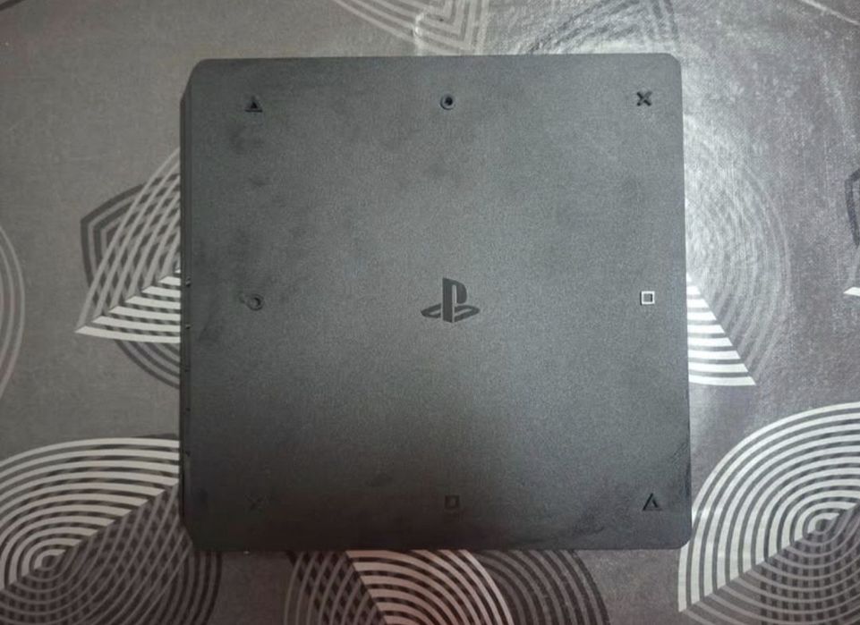 Pack PS4 500GB - Funcionamento Impecável (6 Jogos + 2 Comandos)