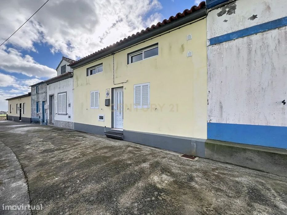 Casa com Vista para a Montanha em Povoação, Ilha de São Miguel.