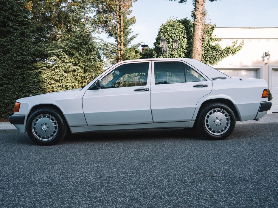 Mercedes-Benz W201 (190) Stan jak nowy-Igla, oryginalny przebieg , bezwypadkowy, automat