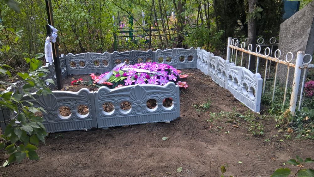 Бетонные памятники высокого качества.  Доставка, установка.