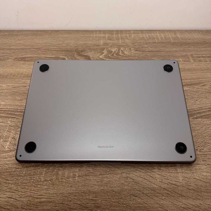 Macbook Air 13" 2022 M2 / 16Gb / SSD 512Gb акб:90% (код: M1126)