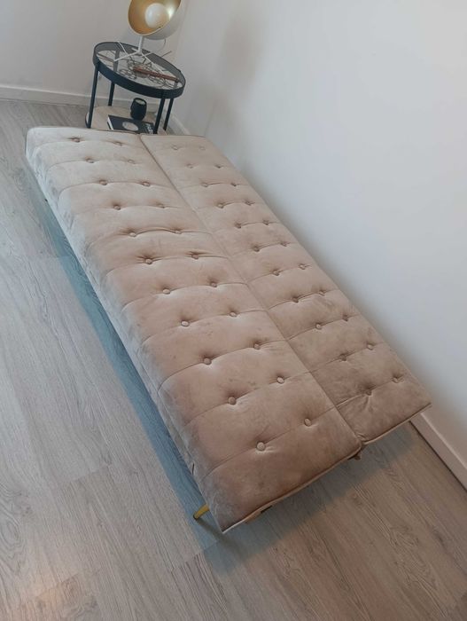 Sofá cama capitonê