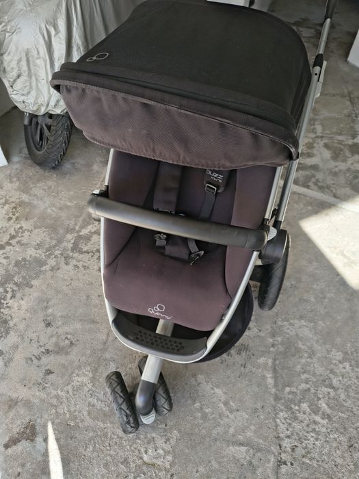 Carrinho Quinny e babycock Cybex com base