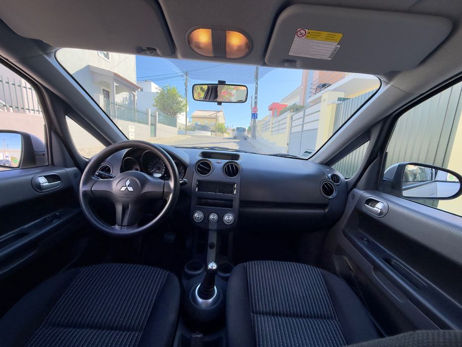 Mitsubishi Colt — fotografia 7