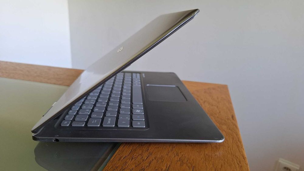 Acer Aspire S3- Core i5 2.3GHz- 4GB Ram- SSD 256GB