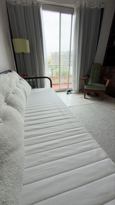 Quarto em moradia situada em Santa Iria da Azóia