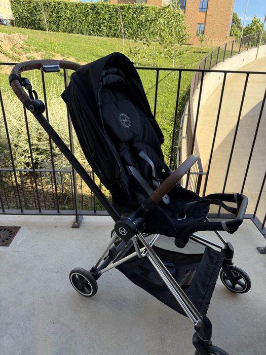 Vendo carrinho Mios da marca Cybex de 2023 + babycoque+base isofix rotativa