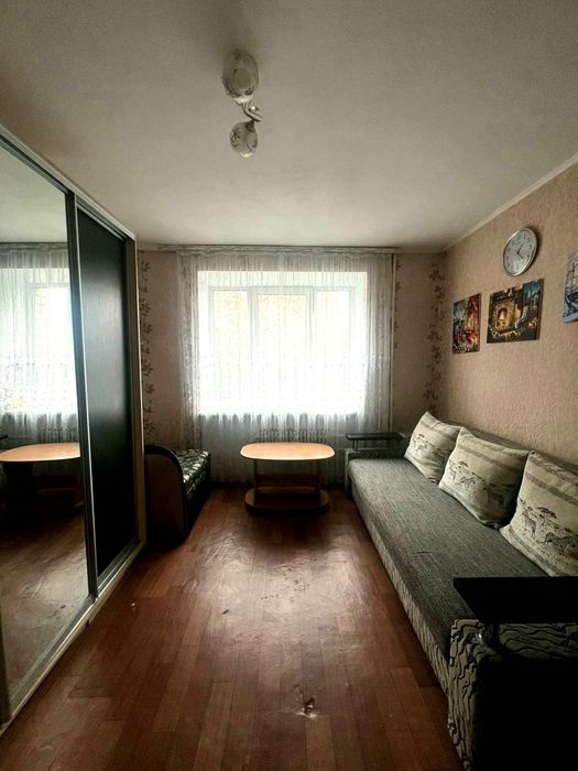 Продам гарну  кімнату з ремонтом та меблями!Світло не відключають!