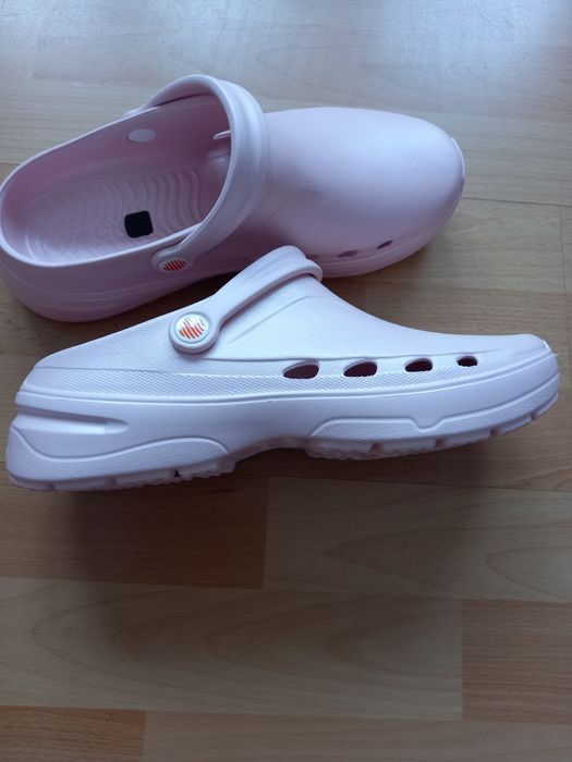 Klapki medyczne damskie