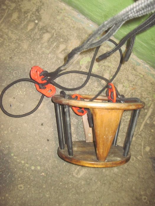 Качель садова для малюків Німеччина. Натуральне дерево.