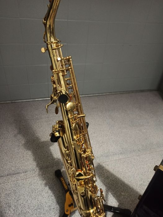 Saxofone Alto Dourado