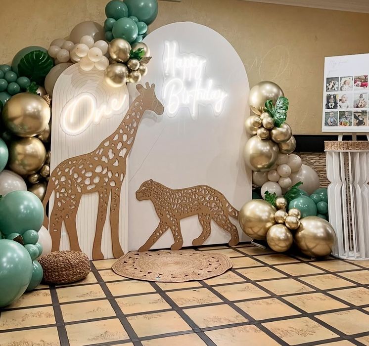 Продам фігури для фотозони - жираф , леопард у відмінному стані.