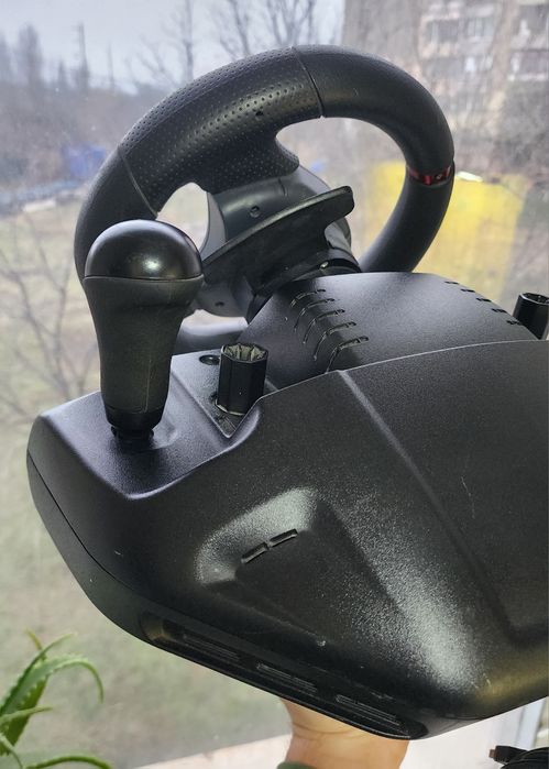 Игровой руль Logitech MOMO Racing (Force Feedback)