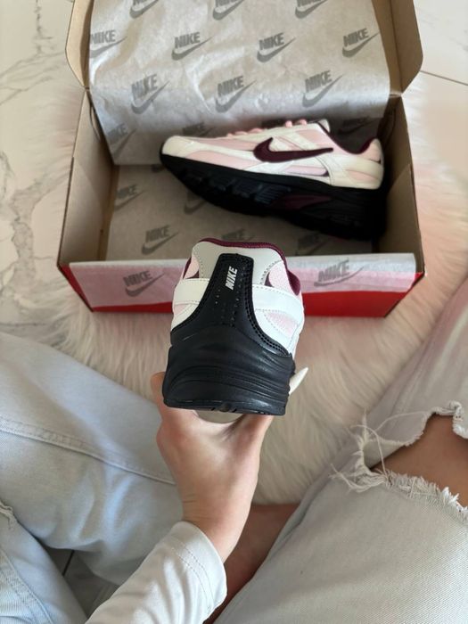 Nike Initiator Pink Black Burgundy