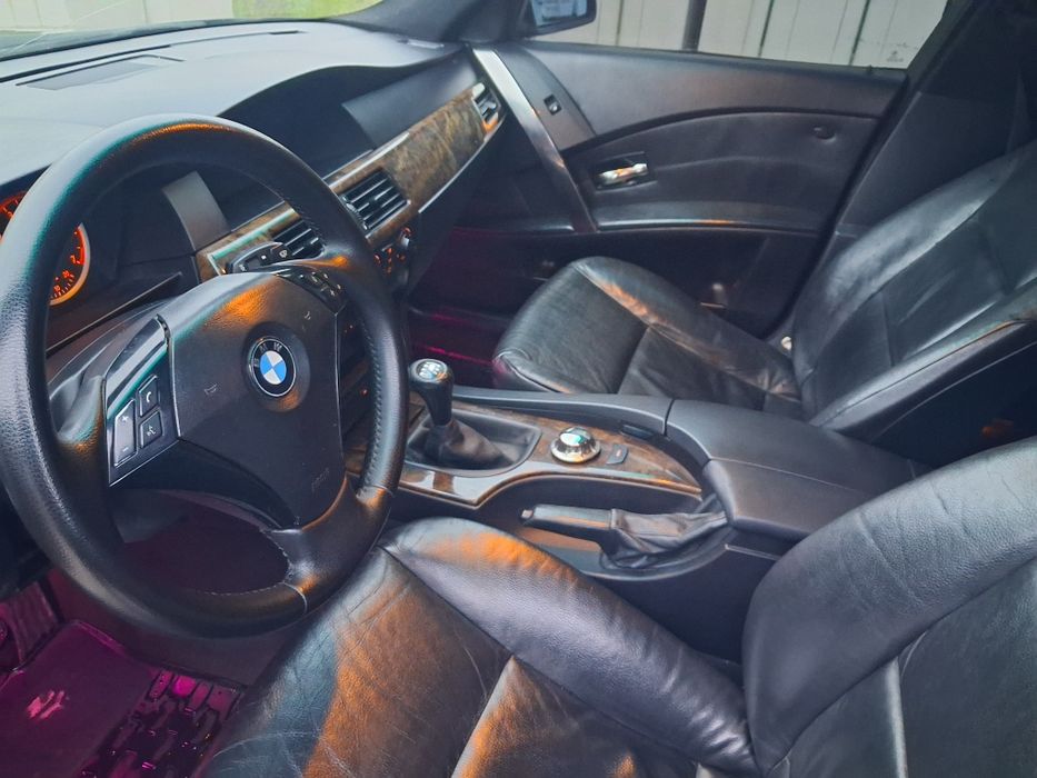 BMW E60. 2.2  МКПП,