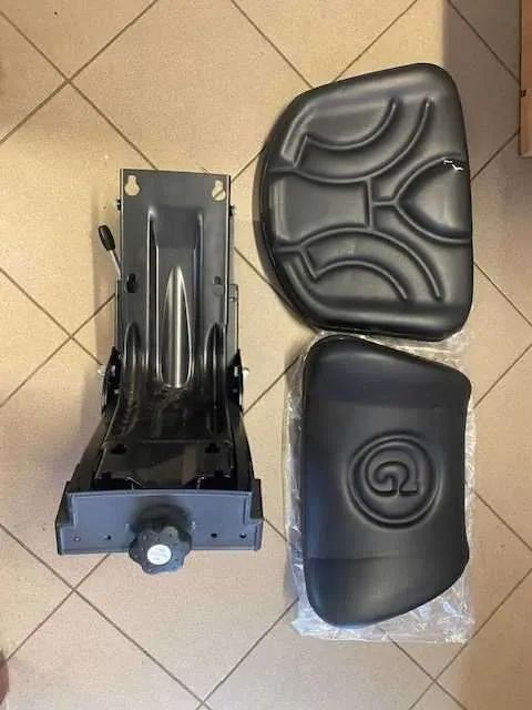 Siedzenie dzielone uniwersalne Ursus GRANIT do ciągników