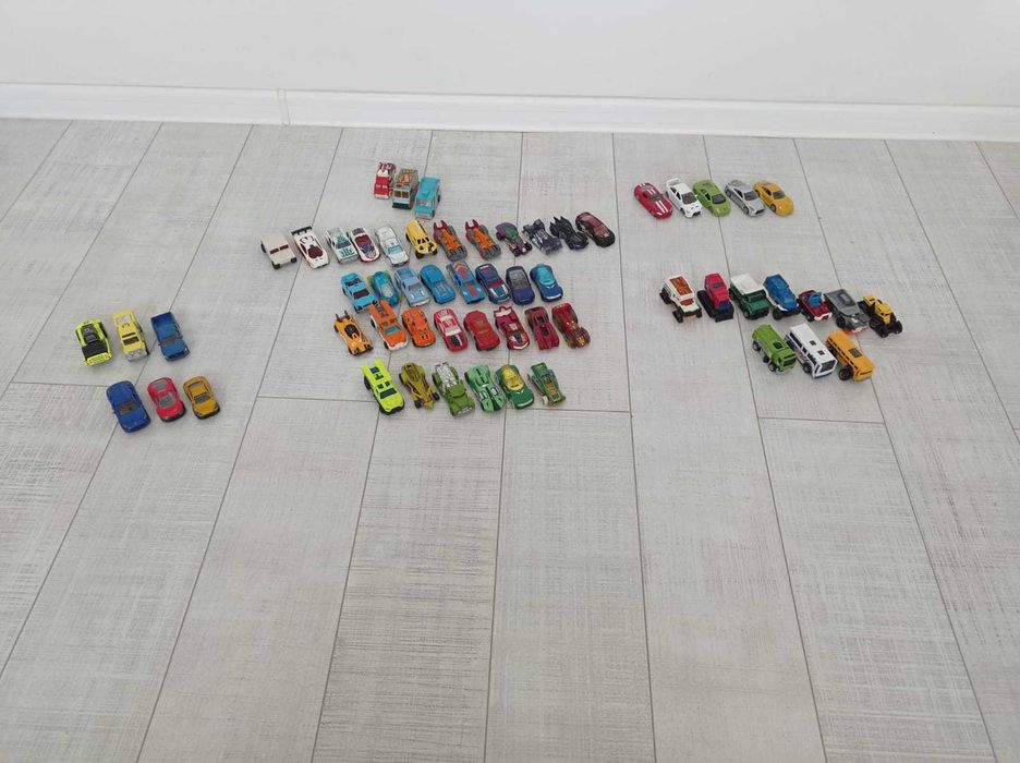 Resoraki Hot Wheels, Matchbox, Burago i inne