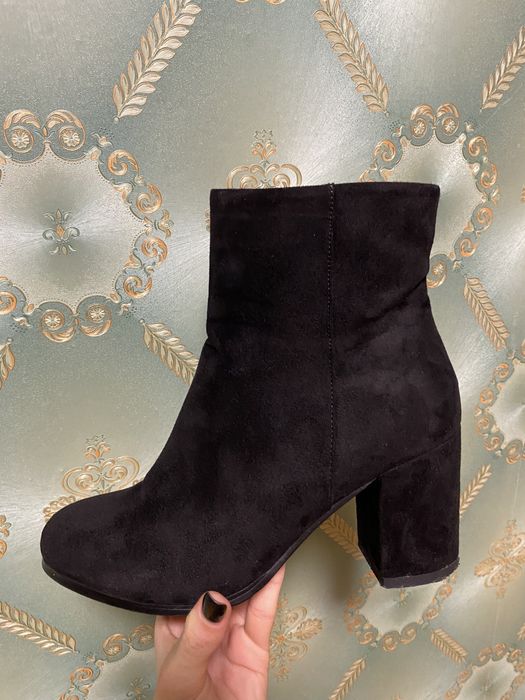 Демисезонные ботинки на каблуке