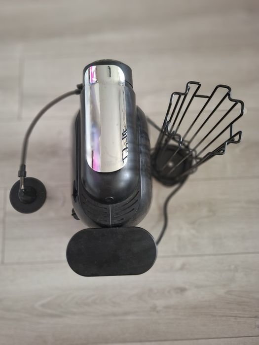 Ekspres kapsułkowy DELTA Q Mini QOOL + stojak na kapsułki