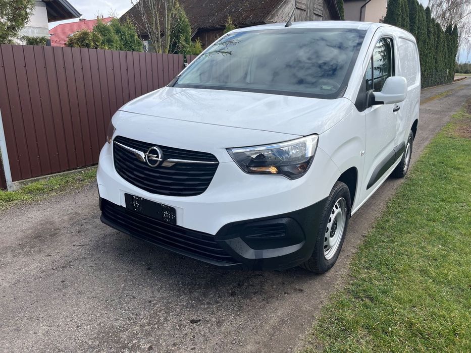 Opel Combo E L1H1  1.5 HDi 100km klima 3 osoby niski przebieg