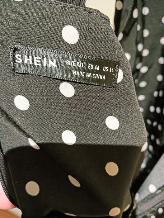 Macacão Shein bolinhas
