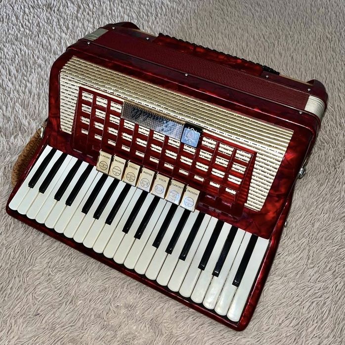 Акордион італійського бренду