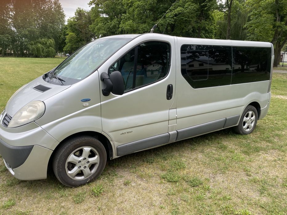 Trafic 2011 9 osobowy 2.5 dci