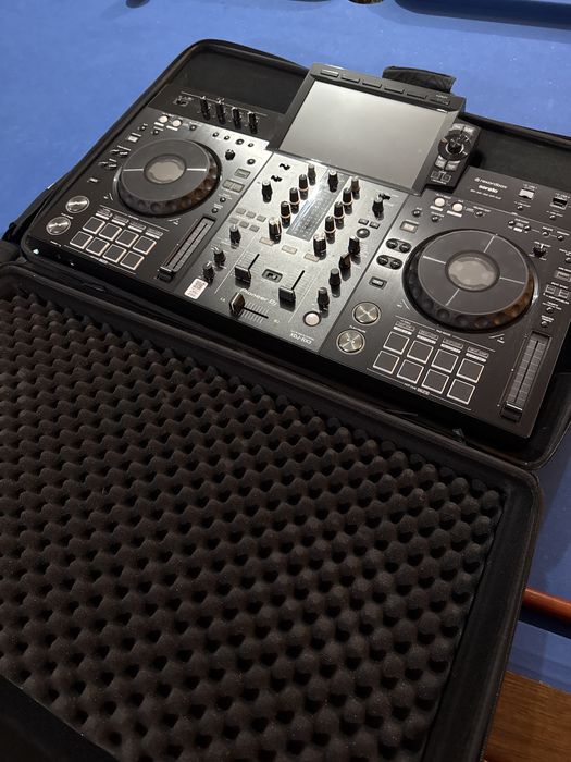 XDJ RX3 pioneer + case