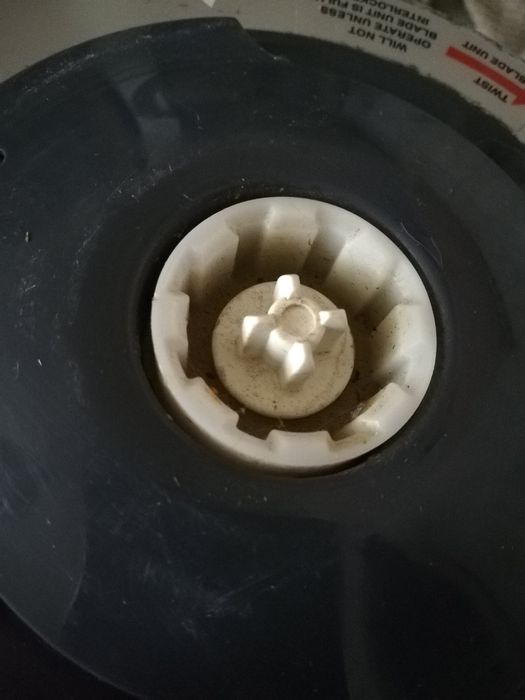 Блендер Kenwood.