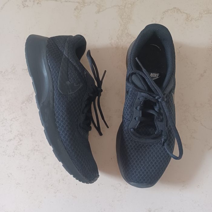 Buty NIKE PERFROMANCE TANJUN 40/25,5cm/ salon 299 zł